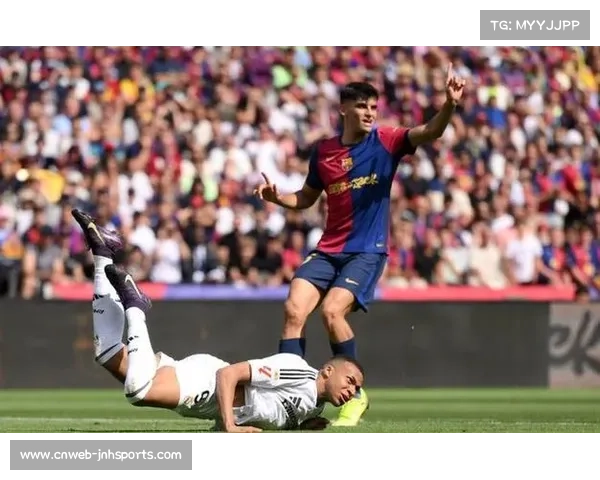 皇马4连胜紧追巴萨，积分差距保持在4分