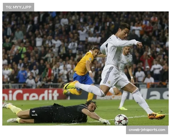 半场战报：皇马1-0赫罗纳，贝林厄姆助攻维尼修斯单刀破门